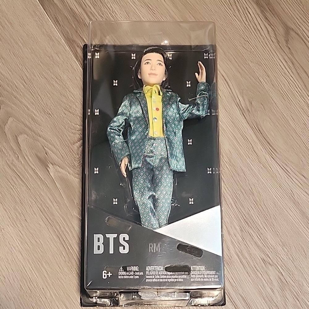 🎤Mattel BTS RM Doll - Green and Yellow Outfit